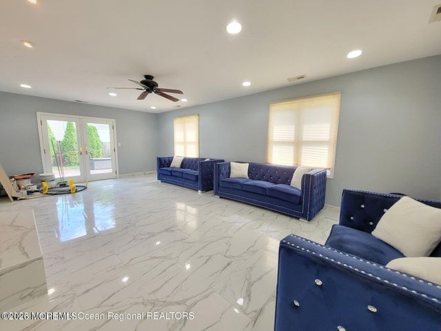 1 Half Robin Drive, Oakhurst, NJ 07755