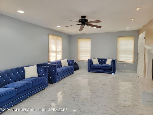 1 Half Robin Drive, Oakhurst, NJ 07755