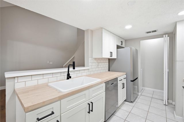 12287 ARMENIA GABLES CIRCLE, Tampa, FL 33612