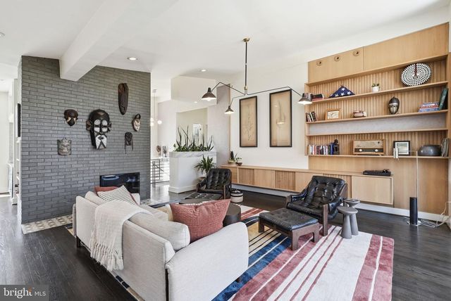 122 LAKE DR, Sterling, VA 20164