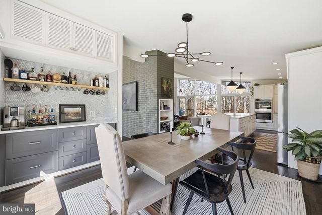 122 LAKE DR, Sterling, VA 20164