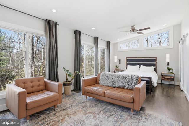 122 LAKE DR, Sterling, VA 20164