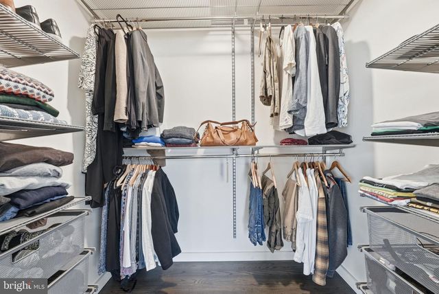 122 LAKE DR, Sterling, VA 20164