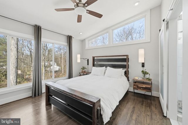 122 LAKE DR, Sterling, VA 20164