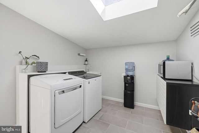 122 LAKE DR, Sterling, VA 20164