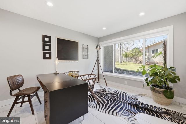 122 LAKE DR, Sterling, VA 20164