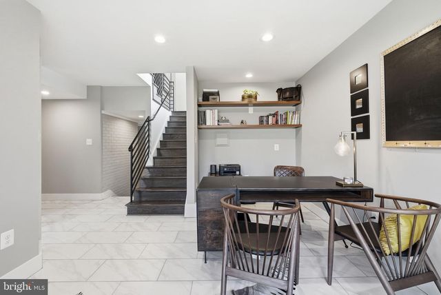 122 LAKE DR, Sterling, VA 20164