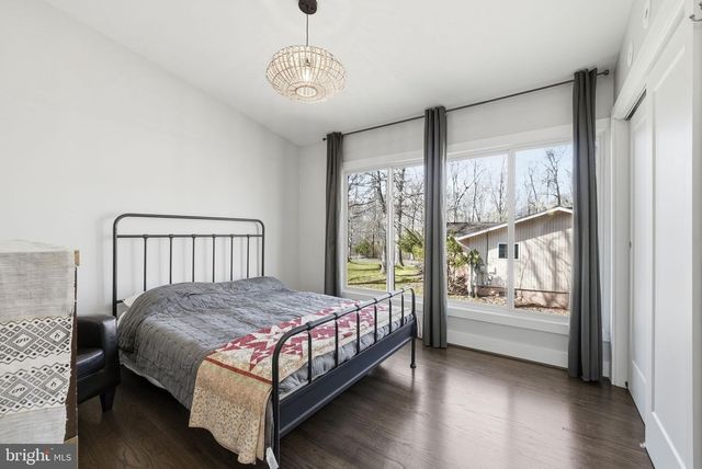 122 LAKE DR, Sterling, VA 20164