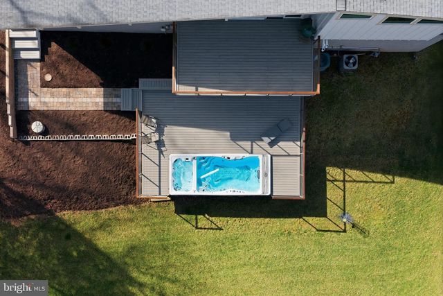 122 LAKE DR, Sterling, VA 20164