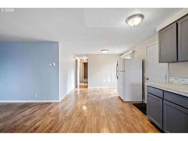 775 54TH St, Springfield, OR 97478