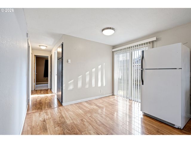 775 54TH St, Springfield, OR 97478