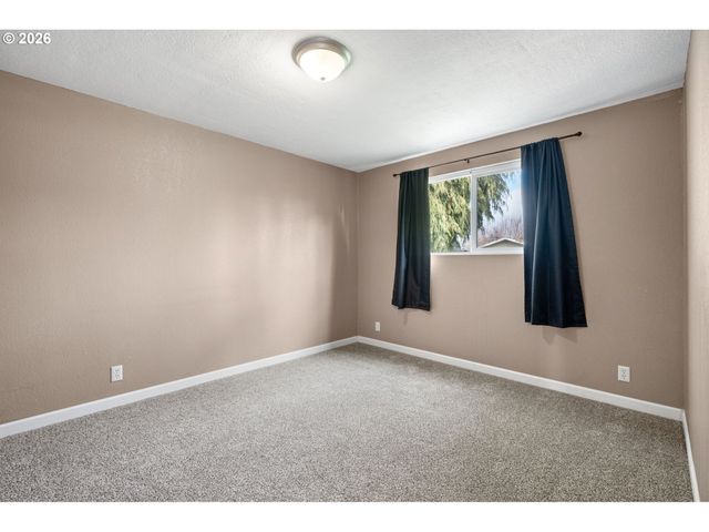 775 54TH St, Springfield, OR 97478