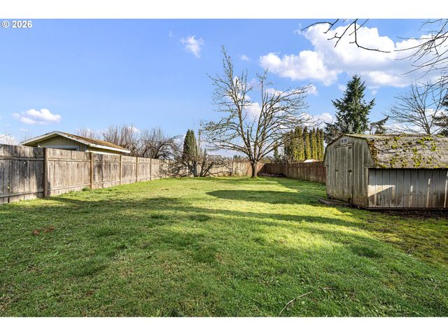 775 54TH St, Springfield, OR 97478