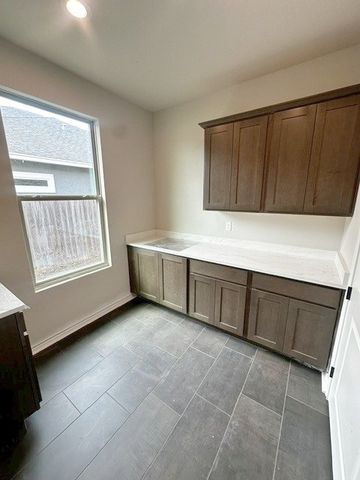 7714 Superman Dr, Corpus Christi, TX 78414