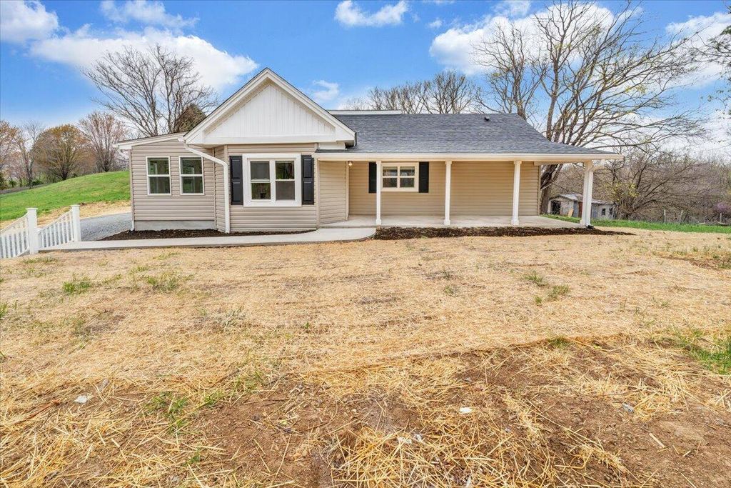 6346 Blacksburg RD, Troutville, VA 24175