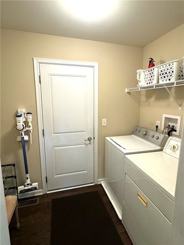 48 Willow Bridge, Penfield, NY 14526