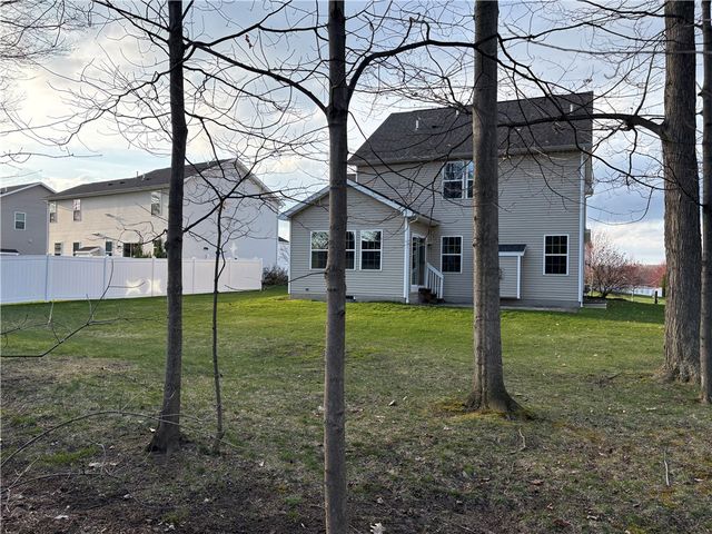 48 Willow Bridge, Penfield, NY 14526