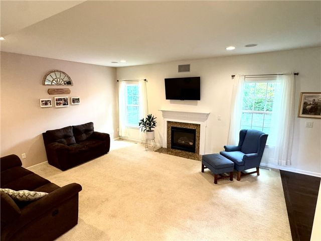 48 Willow Bridge, Penfield, NY 14526