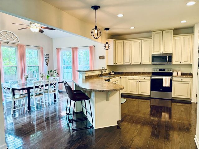 48 Willow Bridge, Penfield, NY 14526