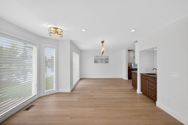 736 Shoreside Dr, Sacramento, CA 95831
