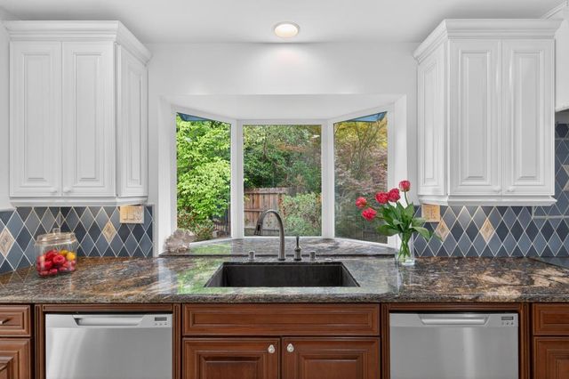 736 Shoreside Dr, Sacramento, CA 95831