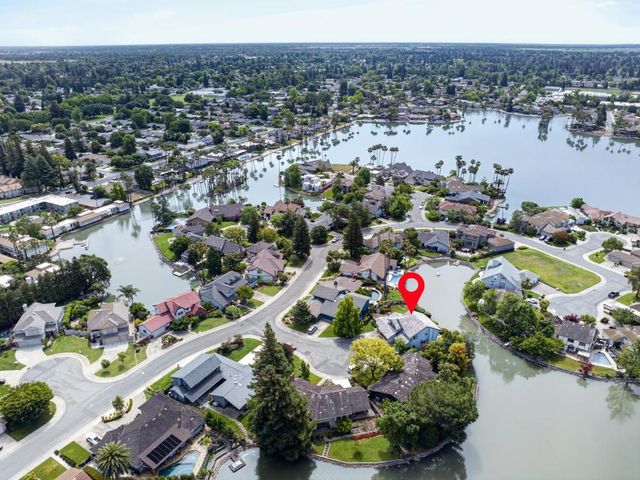 736 Shoreside Dr, Sacramento, CA 95831