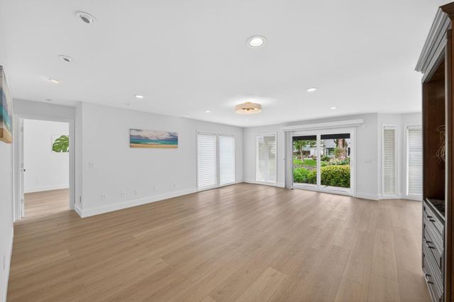 736 Shoreside Dr, Sacramento, CA 95831