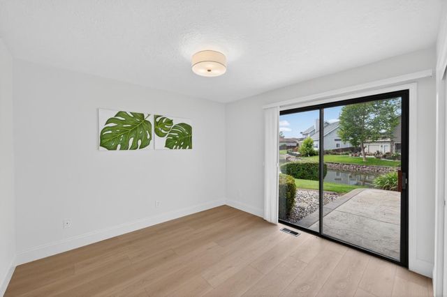 736 Shoreside Dr, Sacramento, CA 95831