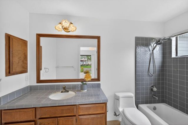 736 Shoreside Dr, Sacramento, CA 95831