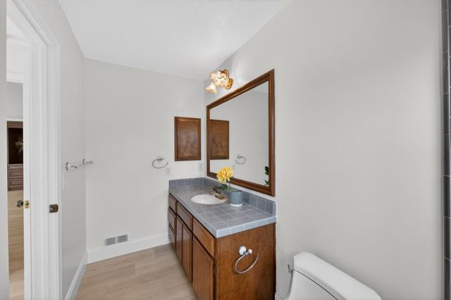 736 Shoreside Dr, Sacramento, CA 95831