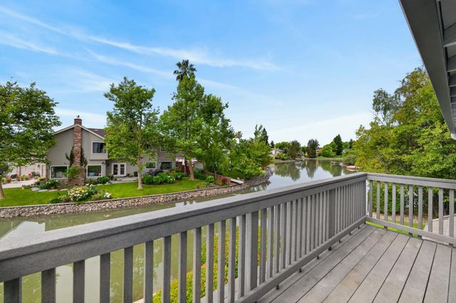 736 Shoreside Dr, Sacramento, CA 95831