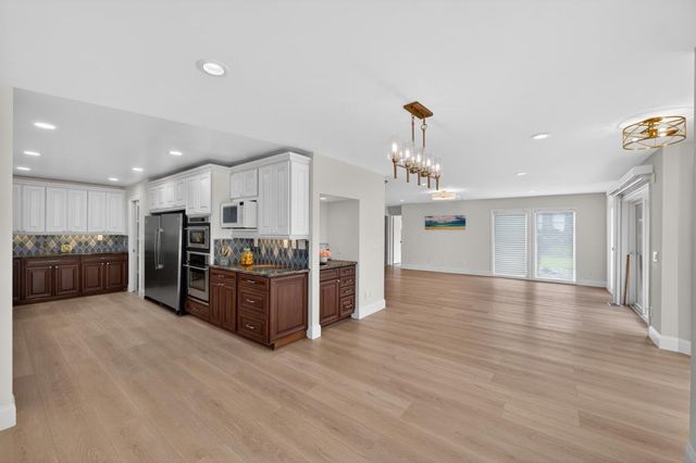 736 Shoreside Dr, Sacramento, CA 95831