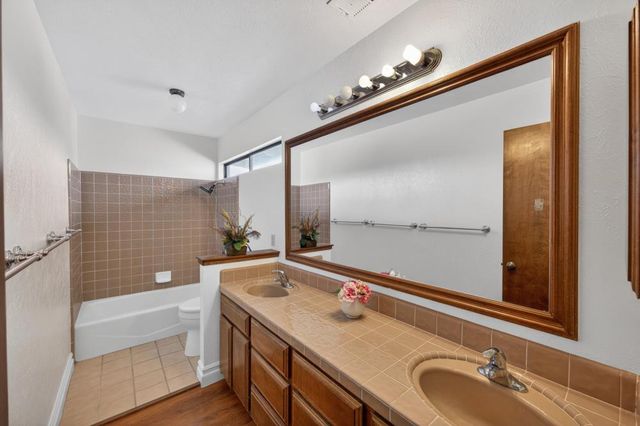 736 Shoreside Dr, Sacramento, CA 95831