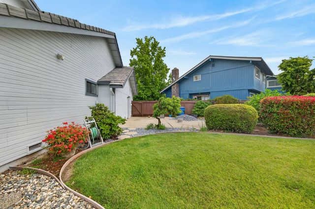 736 Shoreside Dr, Sacramento, CA 95831