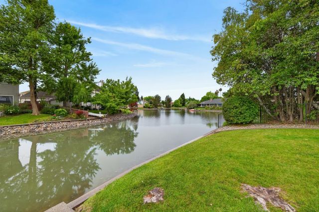 736 Shoreside Dr, Sacramento, CA 95831