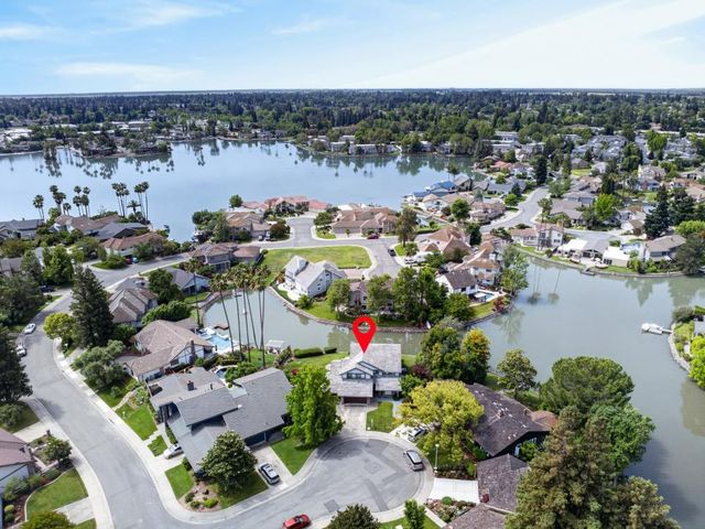 736 Shoreside Dr, Sacramento, CA 95831