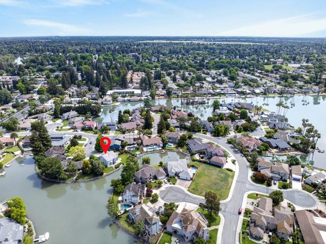 736 Shoreside Dr, Sacramento, CA 95831