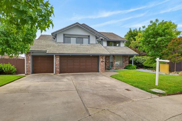 736 Shoreside Dr, Sacramento, CA 95831