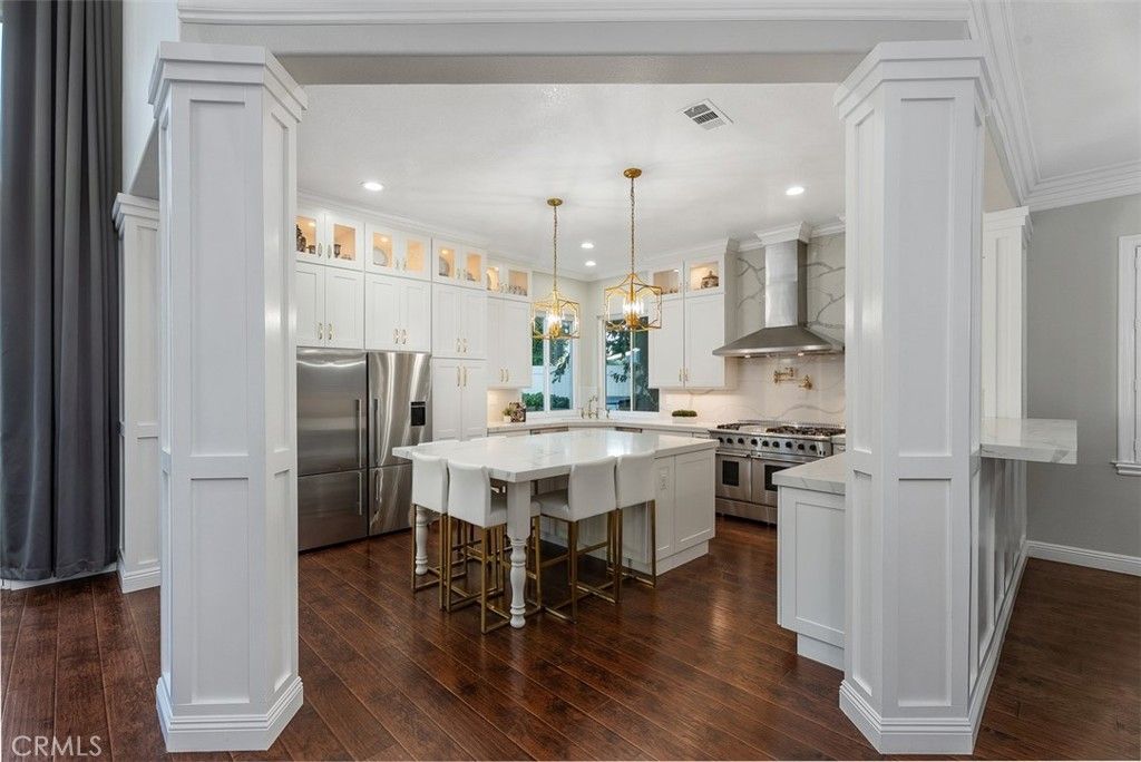 Image 3 of property listing at 6 Coffeeberry Court, Coto De Caza, CA 92679