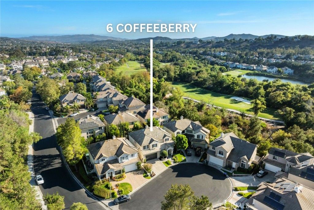 Image 4 of property listing at 6 Coffeeberry Court, Coto De Caza, CA 92679