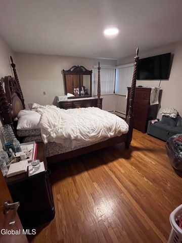 1911 Golf Avenue, Schenectady, NY 12308