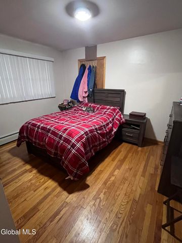 1911 Golf Avenue, Schenectady, NY 12308