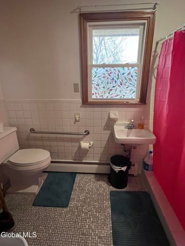 1911 Golf Avenue, Schenectady, NY 12308