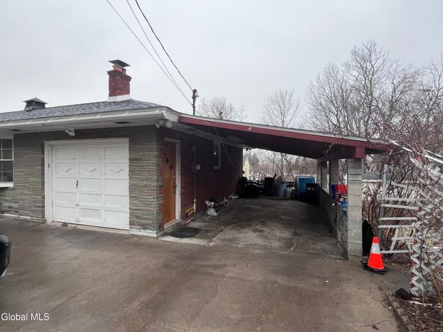 1911 Golf Avenue, Schenectady, NY 12308