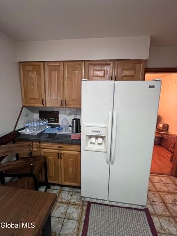 1911 Golf Avenue, Schenectady, NY 12308