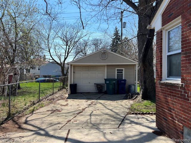 729 Cleophus Parkway, Lincoln Park, MI 48146