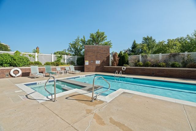 950 Massachusetts Ave PH1, Cambridge, MA 02139