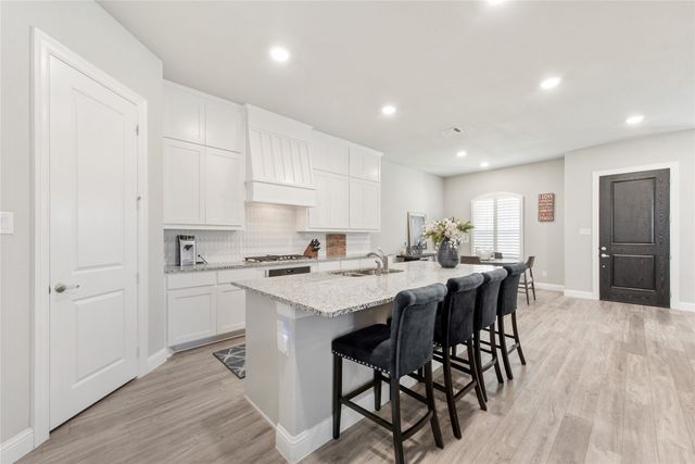 8301 Cotton Belt Lane, North Richland Hills, TX 76182