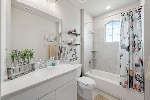 8301 Cotton Belt Lane, North Richland Hills, TX 76182