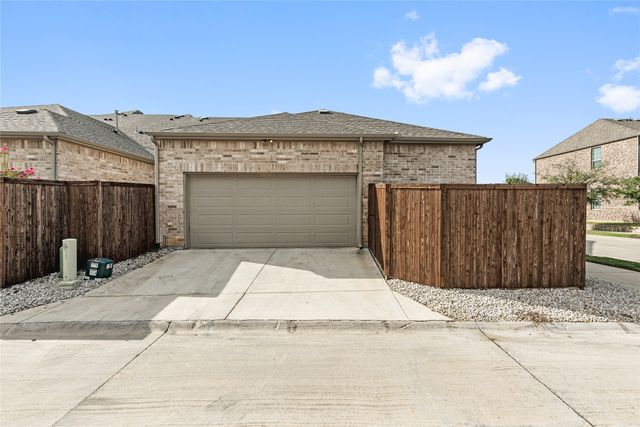 8301 Cotton Belt Lane, North Richland Hills, TX 76182
